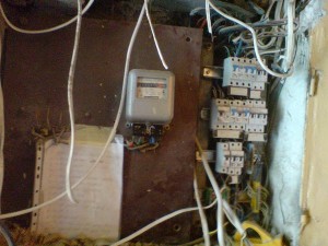 remont instalacji elektrycznej tablica z licznikiem energii