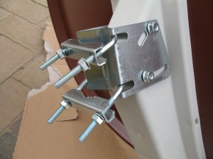 Tylny uchwyt mocujący antenę 1