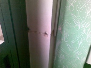 przewody pod tynkiem